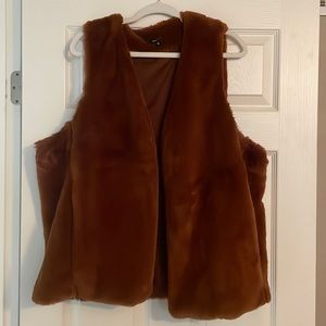 Stella & Dot: 1X Brown faux fur vest